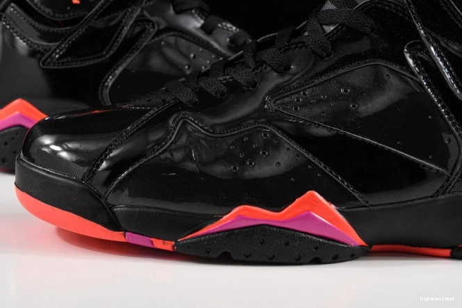 HYPE 7 313358-006 Jordan Black Retro Patent Air 0813